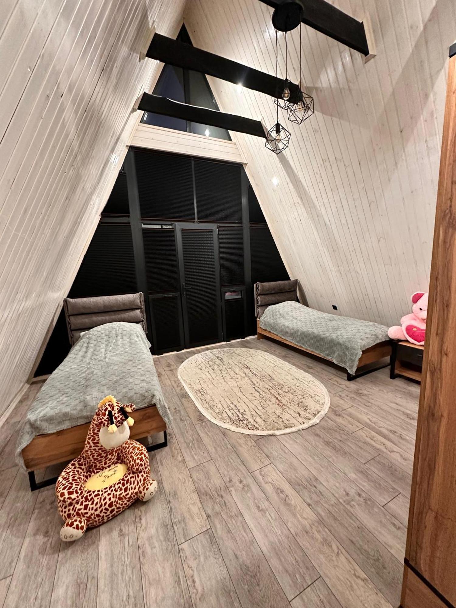Villa Black Ice A-frame Qusar