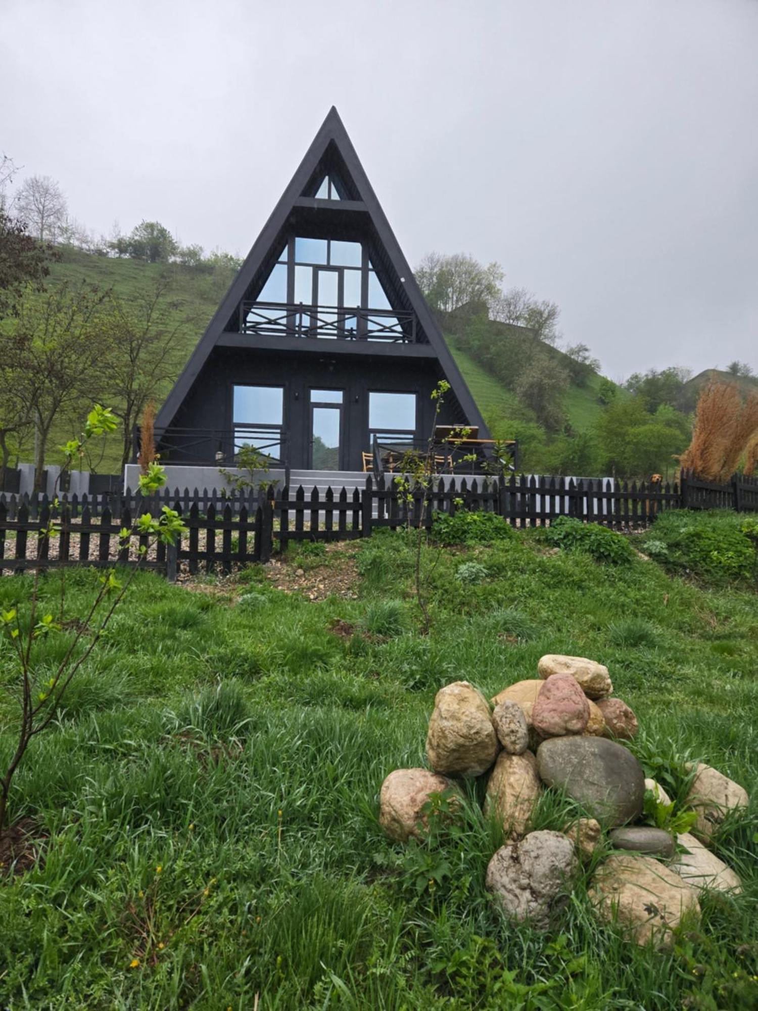 Black Ice A-frame * Qusar